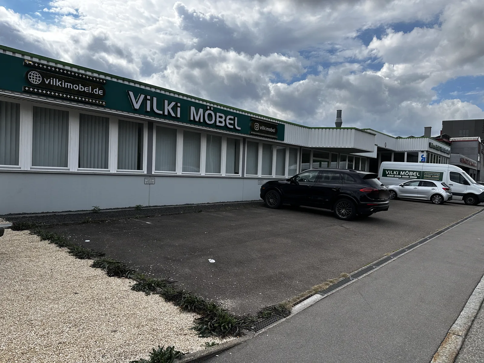 Vilki Möbelhaus in Heidenheim an der Brenz – Außenansicht in der Steinheimer Straße